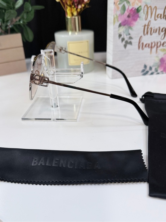 Luxury inspired Women’s Brown Gradient Shield Sunglasses